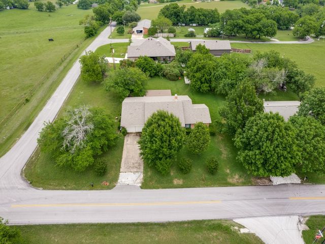501 Stevens Drive, Benbrook, TX 76126