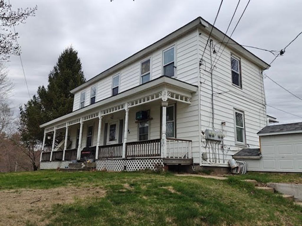 58 Main St, Templeton, MA 01436
