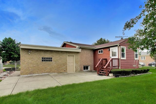 7338 Beckwith Road, Morton Grove, IL 60053