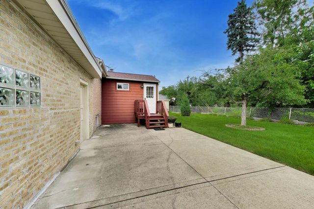 7338 Beckwith Road, Morton Grove, IL 60053