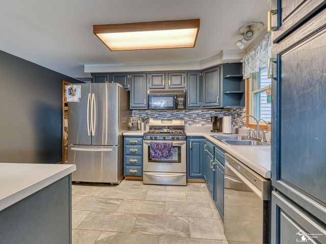 5825 Bacon Road, Petersburg, MI 49270