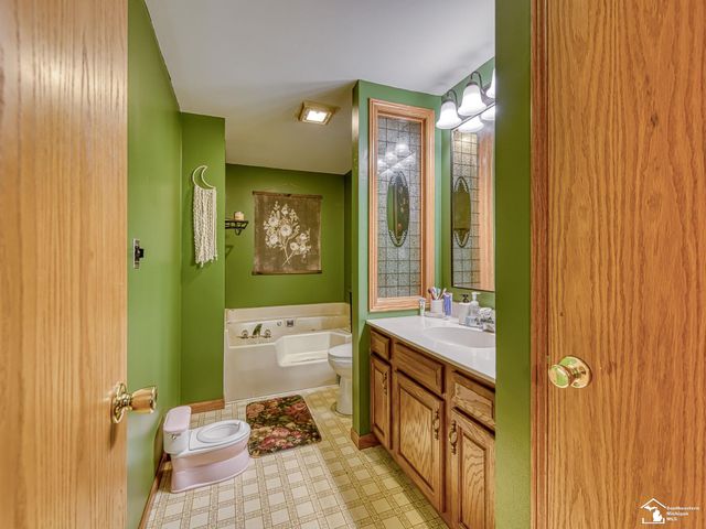 5825 Bacon Road, Petersburg, MI 49270