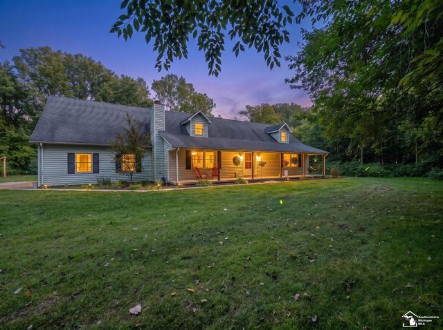 5825 Bacon Road, Petersburg, MI 49270