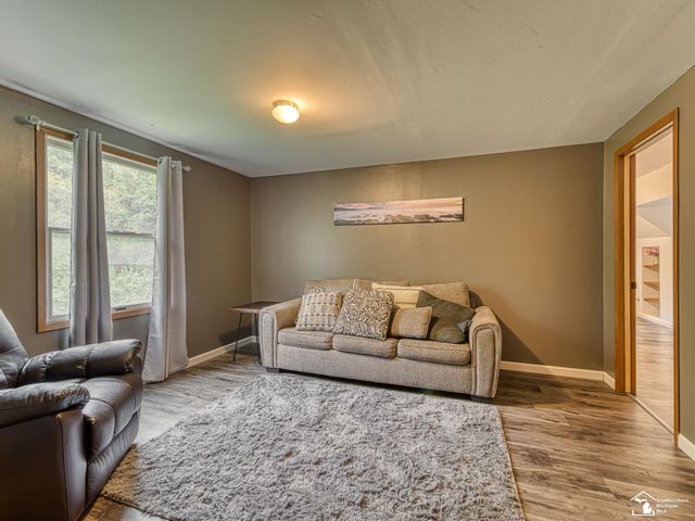5825 Bacon Road, Petersburg, MI 49270