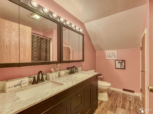 5825 Bacon Road, Petersburg, MI 49270