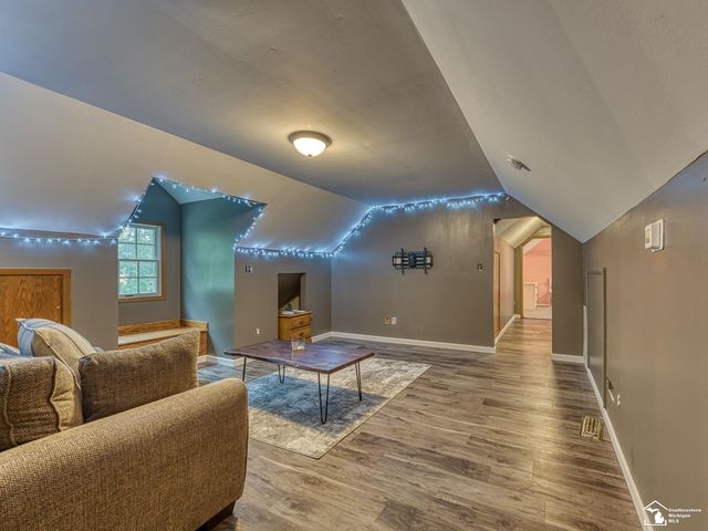 5825 Bacon Road, Petersburg, MI 49270