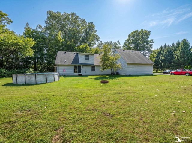 5825 Bacon Road, Petersburg, MI 49270