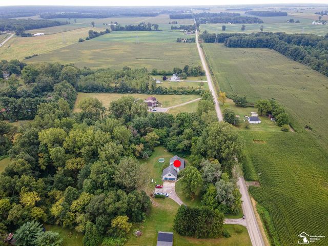5825 Bacon Road, Petersburg, MI 49270