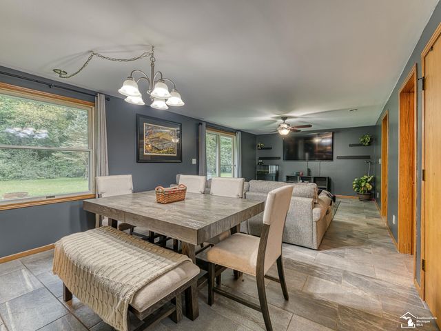 5825 Bacon Road, Petersburg, MI 49270