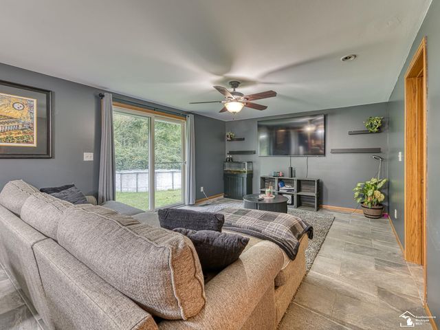 5825 Bacon Road, Petersburg, MI 49270