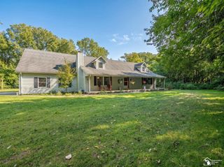 5825 Bacon Road, Petersburg, MI 49270