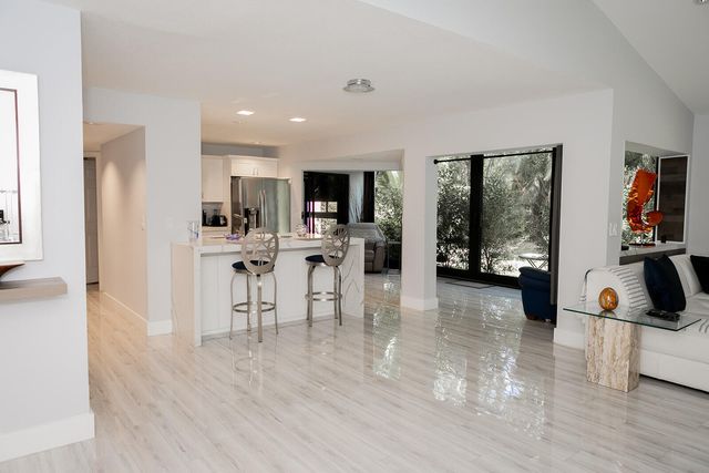 5700 Coach House Circle D, Boca Raton, FL 33486