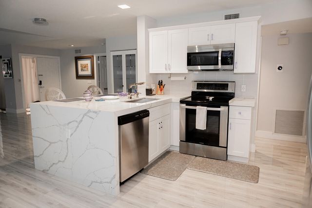 5700 Coach House Circle D, Boca Raton, FL 33486