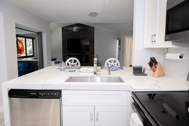 5700 Coach House Circle D, Boca Raton, FL 33486