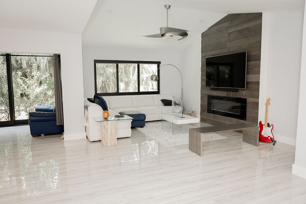 5700 Coach House Circle D, Boca Raton, FL 33486