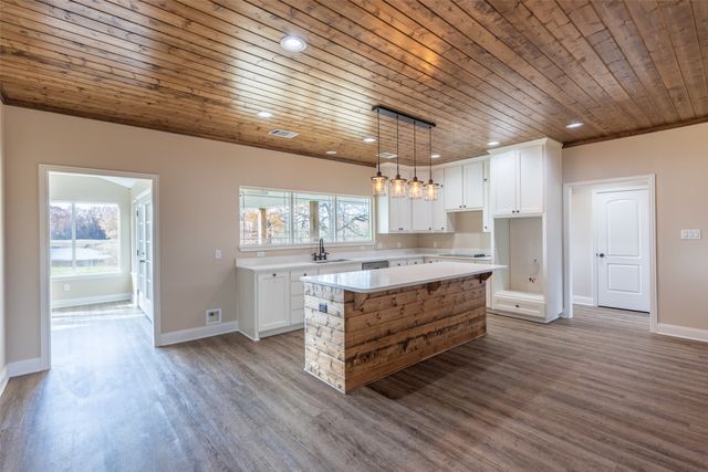 371 Private Road 7327, Emory, TX 75440