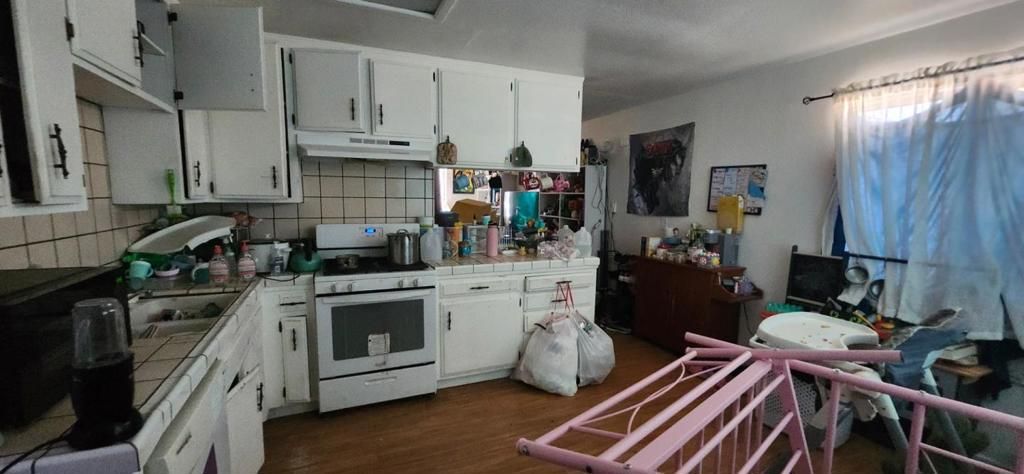 Image 10 of property listing at 837 Commercial Avenue, Ridgecrest, CA 93555
