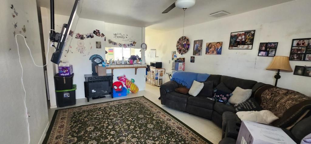 Image 4 of property listing at 837 Commercial Avenue, Ridgecrest, CA 93555