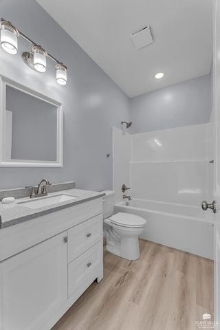 9929 Jasmine Drive, Manhattan, KS 66502