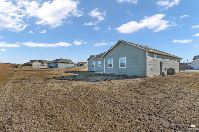 9929 Jasmine Drive, Manhattan, KS 66502