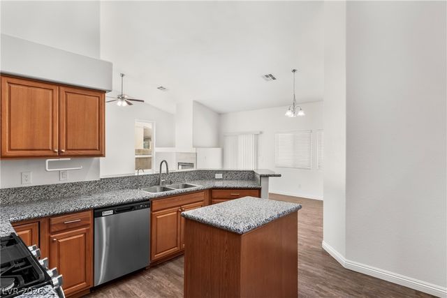 1715 Pinter Way, North Las Vegas, NV 89032