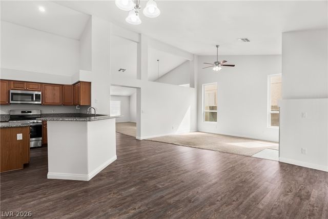 1715 Pinter Way, North Las Vegas, NV 89032