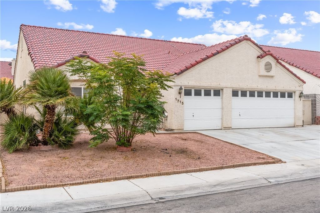1715 Pinter Way, North Las Vegas, NV 89032