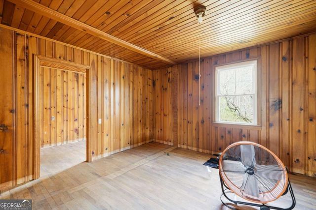 229 Seth Hyatt Road, Ellijay, GA 30540