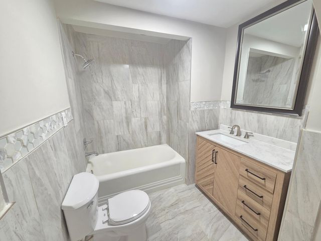 712 Maple Street W, Stillwater, MN 55082