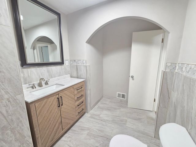712 Maple Street W, Stillwater, MN 55082