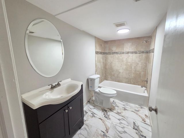 712 Maple Street W, Stillwater, MN 55082