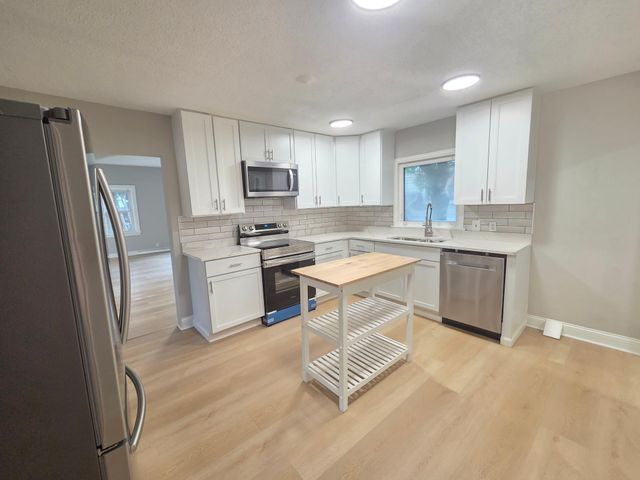 712 Maple Street W, Stillwater, MN 55082