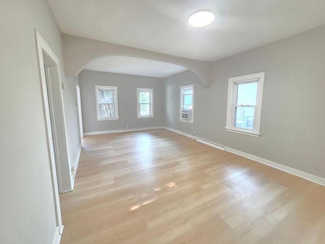 712 Maple Street W, Stillwater, MN 55082