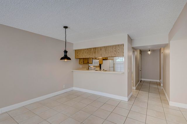 601 Sabal Ridge Circle A, Palm Beach Gardens, FL 33418