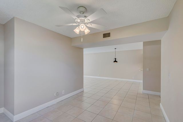 601 Sabal Ridge Circle A, Palm Beach Gardens, FL 33418