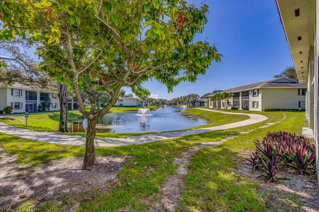 601 Sabal Ridge Circle A, Palm Beach Gardens, FL 33418