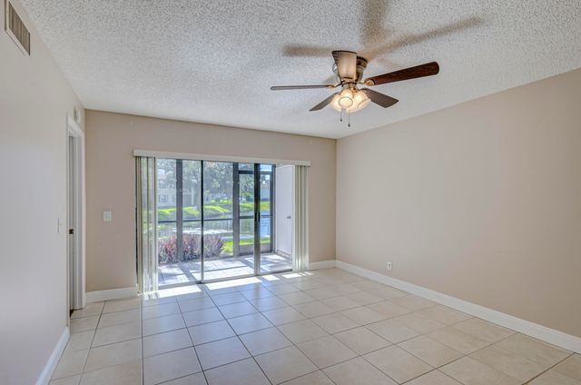 601 Sabal Ridge Circle A, Palm Beach Gardens, FL 33418