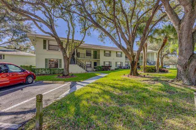 601 Sabal Ridge Circle A, Palm Beach Gardens, FL 33418