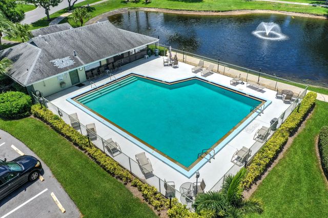 601 Sabal Ridge Circle A, Palm Beach Gardens, FL 33418