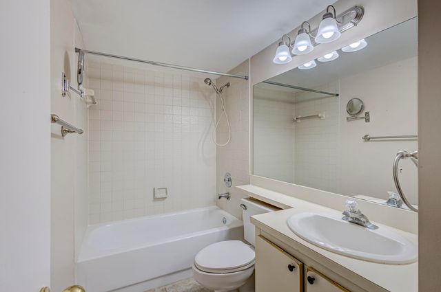 601 Sabal Ridge Circle A, Palm Beach Gardens, FL 33418