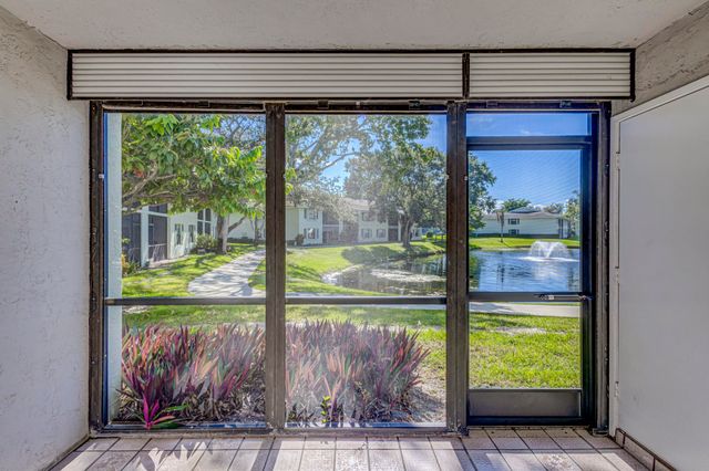 601 Sabal Ridge Circle A, Palm Beach Gardens, FL 33418