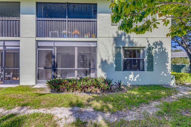 601 Sabal Ridge Circle A, Palm Beach Gardens, FL 33418