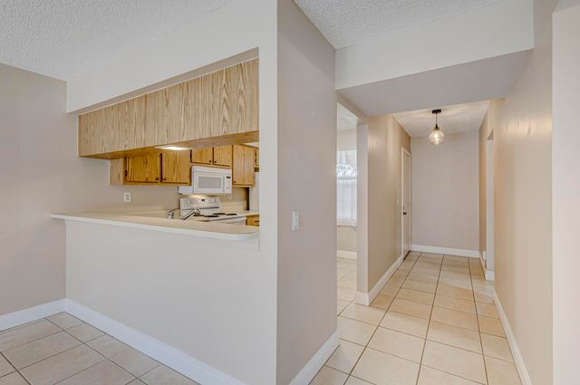 601 Sabal Ridge Circle A, Palm Beach Gardens, FL 33418