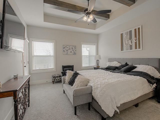 807 NE Algonquin Street B, Lee's Summit, MO 64064