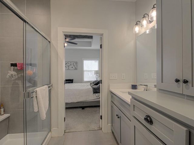 807 NE Algonquin Street B, Lee's Summit, MO 64064