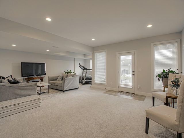 807 NE Algonquin Street B, Lee's Summit, MO 64064