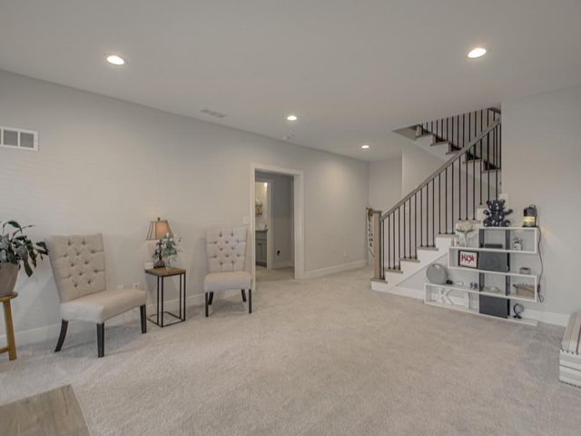 807 NE Algonquin Street B, Lee's Summit, MO 64064