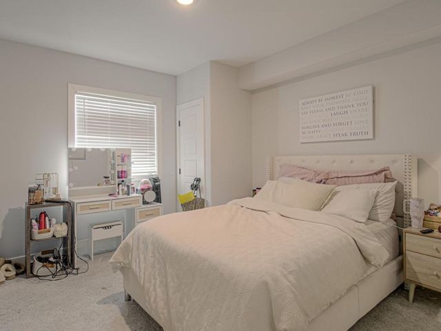 807 NE Algonquin Street B, Lee's Summit, MO 64064