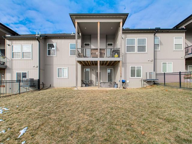 807 NE Algonquin Street B, Lee's Summit, MO 64064