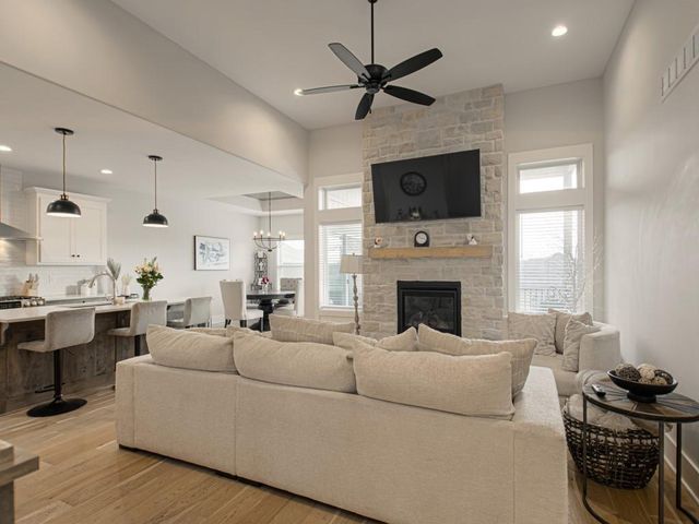 807 NE Algonquin Street B, Lee's Summit, MO 64064